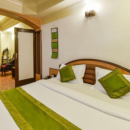 Hotel Kanishka Rāipur エクステリア 写真