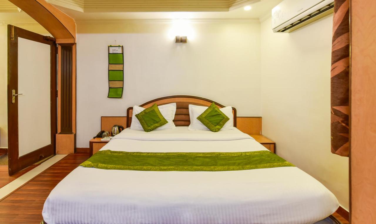 Hotel Kanishka Rāipur エクステリア 写真