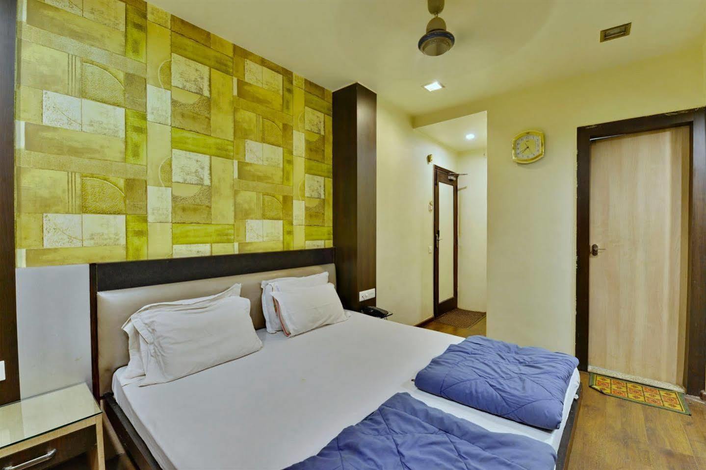 Hotel Kanishka Rāipur エクステリア 写真