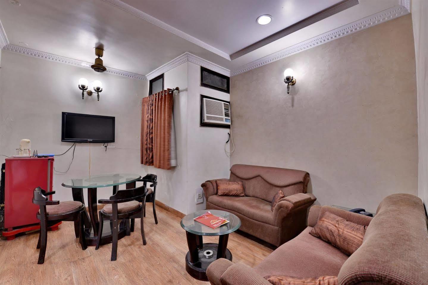 Hotel Kanishka Rāipur エクステリア 写真